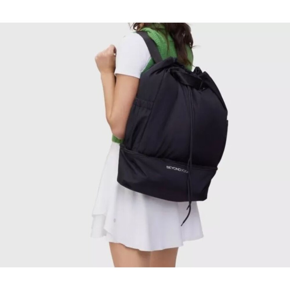 NWT Beyond Yoga Convertible Gym Bag Backpack Black Tote Carrying Case